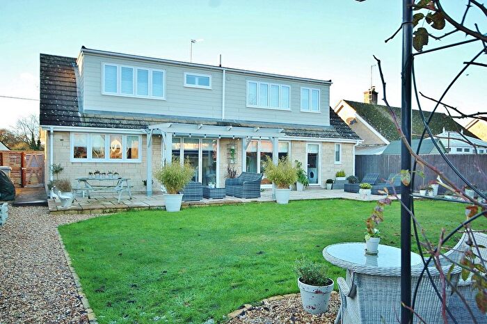 3 Bedroom Detached House For Sale In Well Lane, Curbridge, OX29