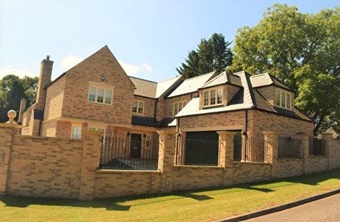 5 Bedroom House To Rent In Meadow Lane, Newmarket, CB8