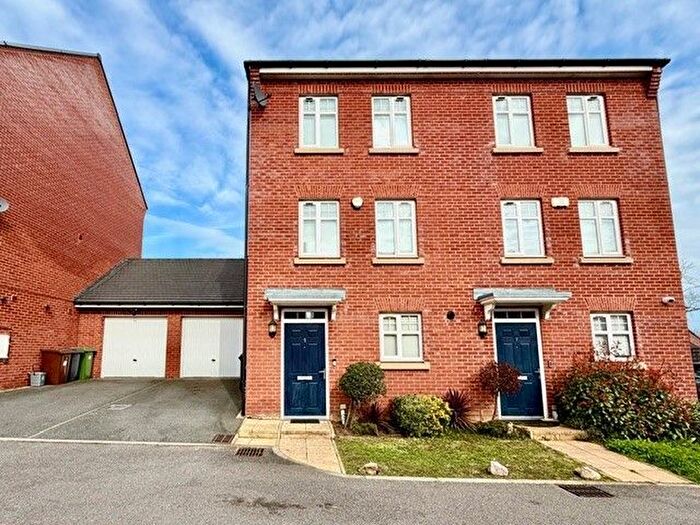 4 Bedroom Semi Detached House For Sale In Hubert Crescent, Bushey, WD23