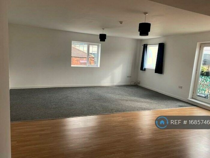 2 Bedroom Flat To Rent In Spring Bank, Hull, HU3