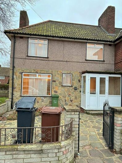 3 Bedroom End Of Terrace House To Rent In Hedgemans Road, Dagenham, RM9