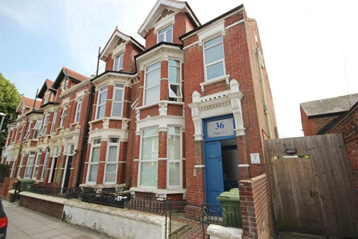 1 Bedroom Flat For Sale In Wimbledon Park Road, Southsea, PO5