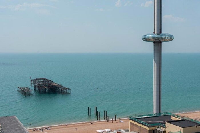 2 Bedroom Apartment For Sale In Sussex Heights, St Margarets Place, Central Brighton, BN1