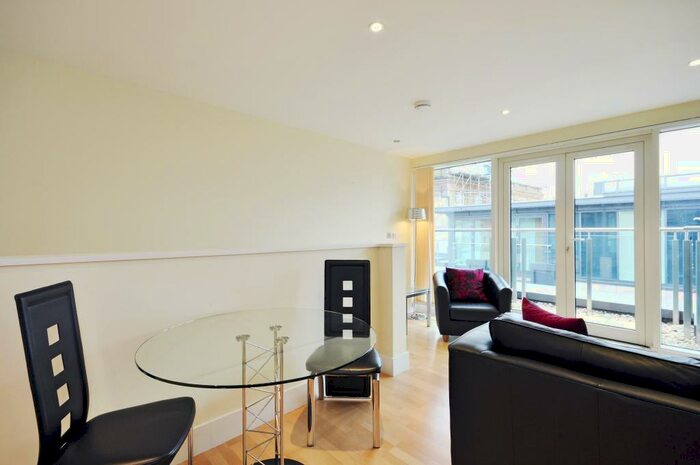 1 Bedroom Apartment To Rent In High Timber Street, EC4V