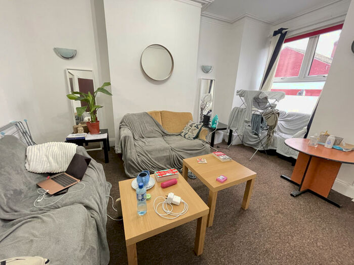 4 Bedroom Terraced House To Rent In Burchett Terrace, Leeds, West Yorkshire, LS6