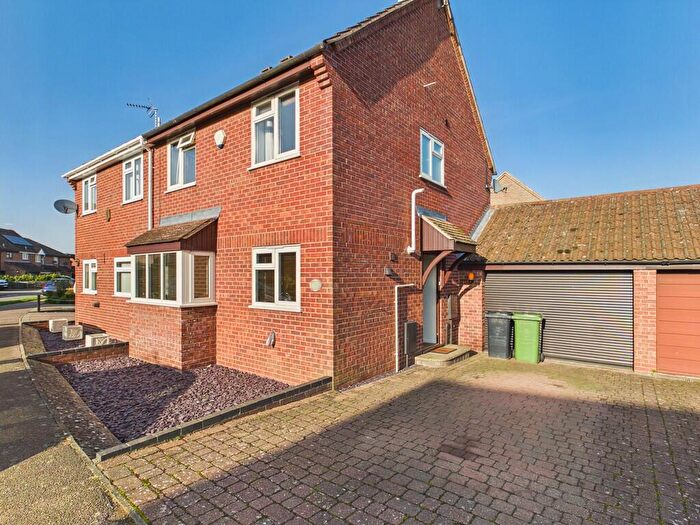 3 Bedroom Semi Detached House For Sale In Gunton Road, Loddon, NR14