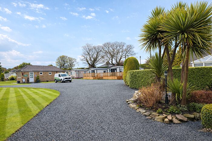 2 Bedroom Lodge For Sale In Blackmoor Lane, Bardsey Leeds, LS17