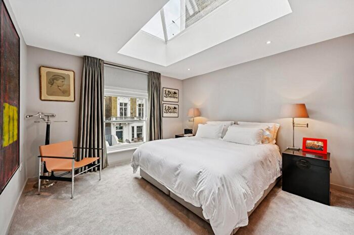 1 Bedroom Flat For Sale In Redcliffe Road, Chelsea, London, SW10