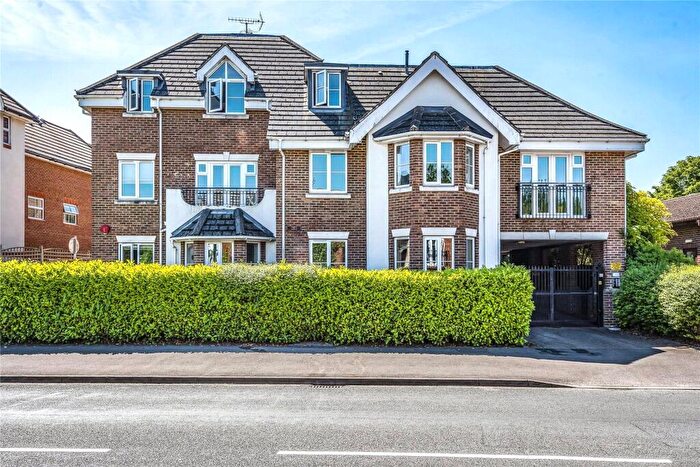 2 Bedroom Flat For Sale In Goldsworth Road, Woking, Surrey, GU21