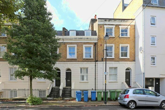 2 Bedroom Flat To Rent In Grosvenor Park, London, SE5