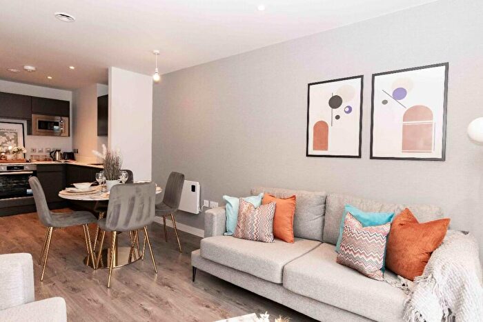 2 Bedroom Apartment To Rent In Cross Lane, Manchester, Greater Manchester, M5