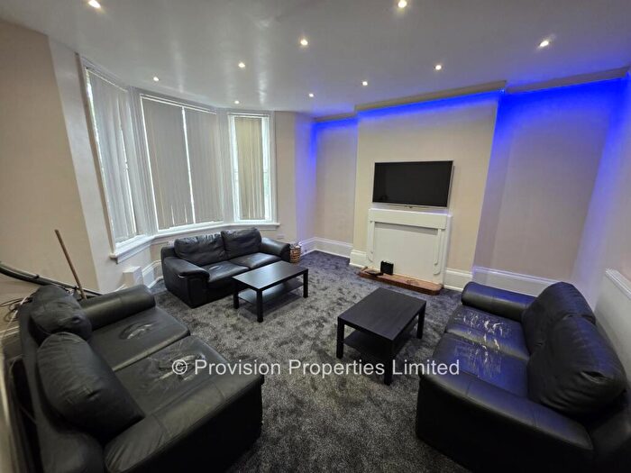 8 Bedroom Terraced House To Rent In Cardigan Road, Headingley, Leeds, LS6