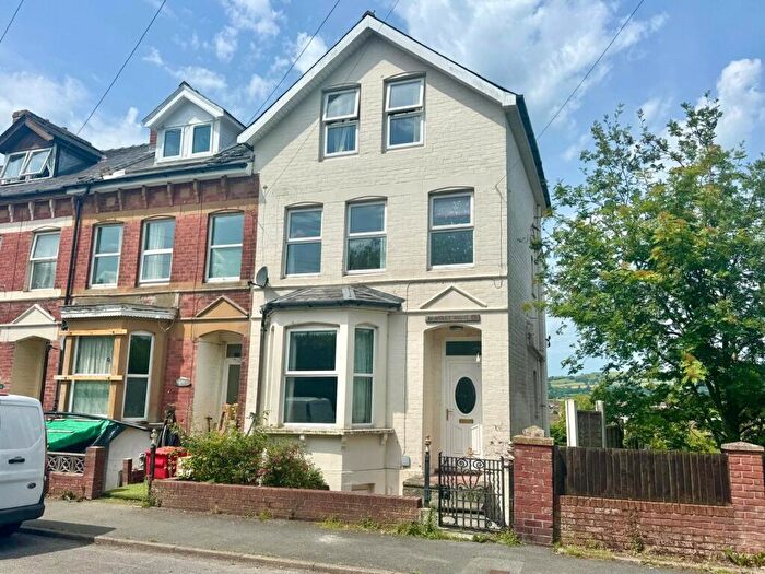 3 Bedroom End Of Terrace House For Sale In Waterloo Road, Llandrindod Wells, Powys, LD1