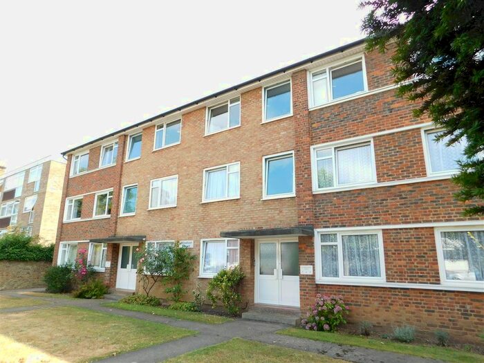 2 Bedroom Flat To Rent In Palace Road, Kingston Upon Thames, KT1