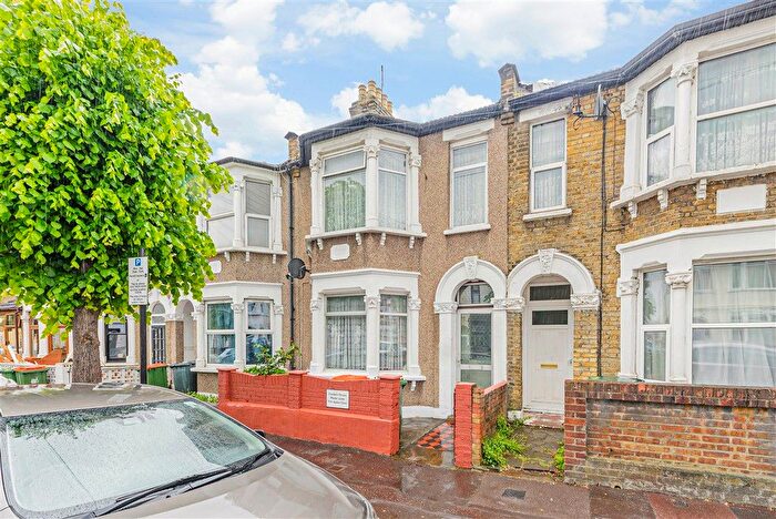 3 Bedroom Terraced House For Sale In Michigan Avenue, London, E12