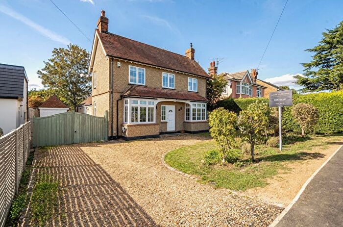 4 Bedroom Detached House For Sale In Station Road, Oakley, Bedford, MK43