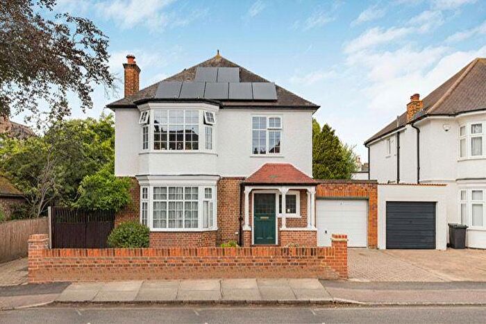 4 Bedroom Detached House For Sale In Wendover Road, Bromley, BR2