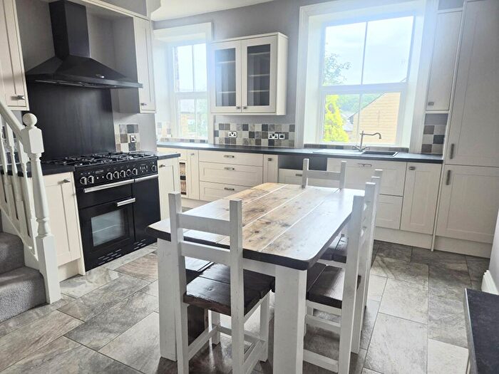 4 Bedroom Terraced House To Rent In Well Street, Holywell Green, Halifax, HX4