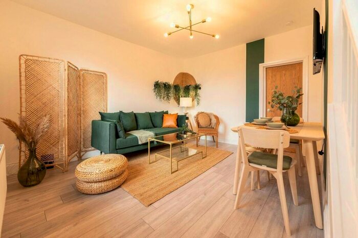 2 Bedroom Terraced House To Rent In Canon Road, BR1