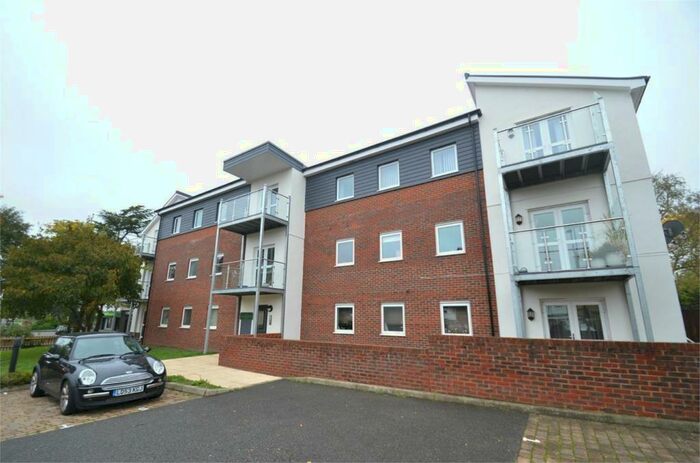 2 Bedroom Flat To Rent In Orchard Way, Shirley, Surrey, CR0