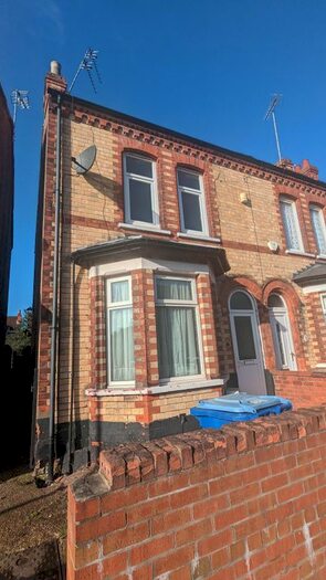 3 Bedroom Semi-Detached House To Rent In Asquith Street, Gainsborough, DN21