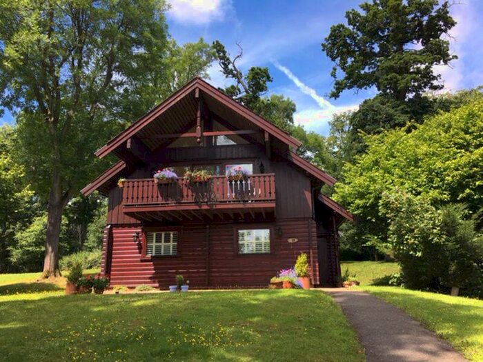 2 Bedroom Detached House For Sale In Harleyford, SL7