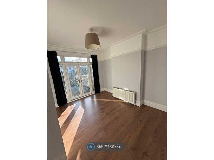 4 Bedroom Terraced House To Rent In Glencairn Road, London, SW16
