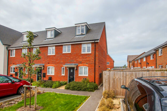3 Bedroom Semi-Detached House To Rent In Grebe Way, Chichester, West Sussex, PO20