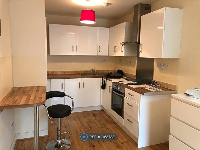 2 Bedroom Flat To Rent In Lewisham Way, London, SE14