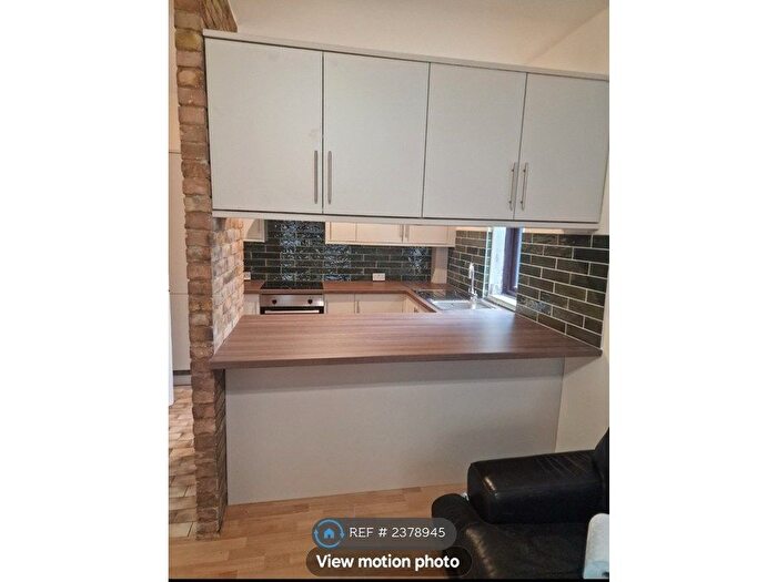 2 Bedroom Flat To Rent In Sutton Lane, Hounslow, TW3