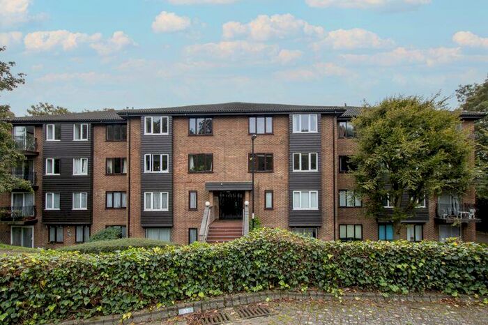 2 Bedroom Flat To Rent In Steep Hill, Croydon, CR0