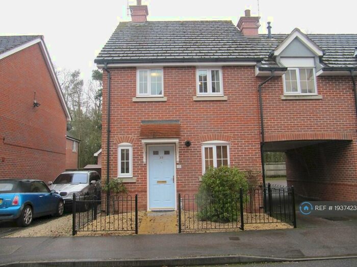 3 Bedroom Semi-Detached House To Rent In Elvetham Rise, Chineham, Basingstoke, RG24