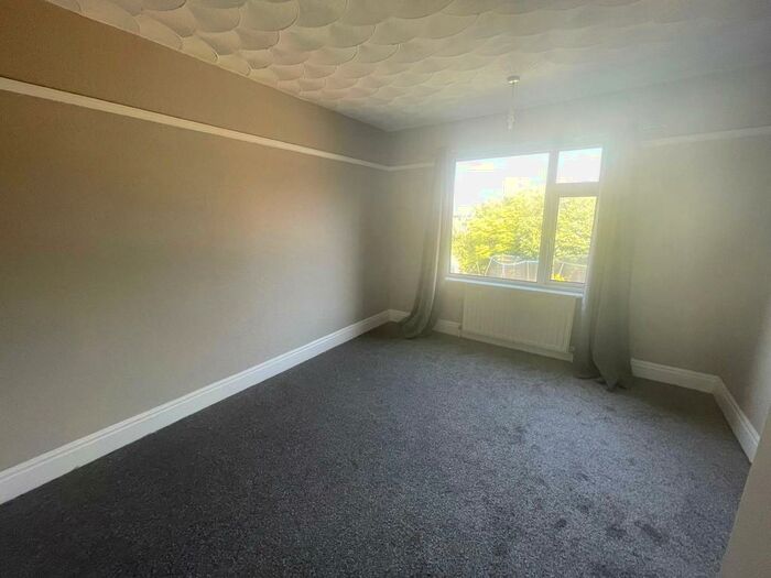 3 Bedroom Semi-Detached House To Rent In Beckett Road, Doncaster, DN2