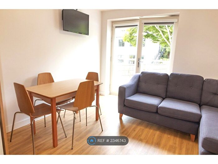 3 Bedroom Flat To Rent In Fieldings Lodge, Winchester, SO22