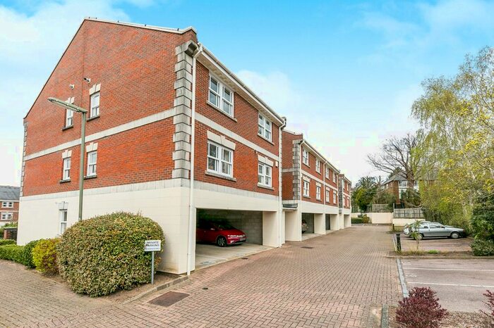 1 Bedroom Flat To Rent In St. Lukes, Upper Town Centre, Guildford, GU1