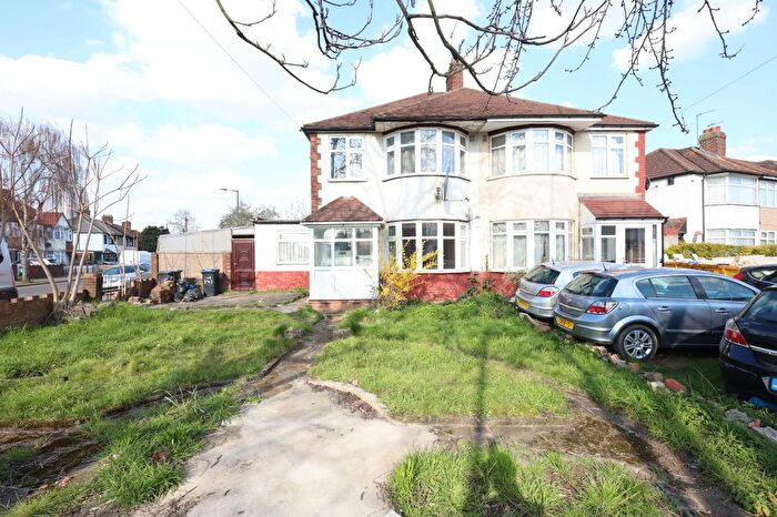 1 Bedroom Terraced House To Rent In Nightingale Road, Edmonton, N9
