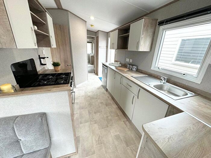 2 Bedroom Park Home For Sale In Abi Arizona, Solent Breezes, SO31