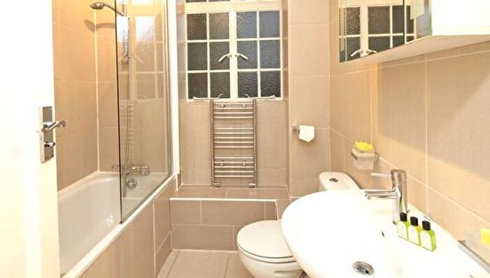 1 Bedroom Flat To Rent In Cumberland Court, Marble Arch, W1H