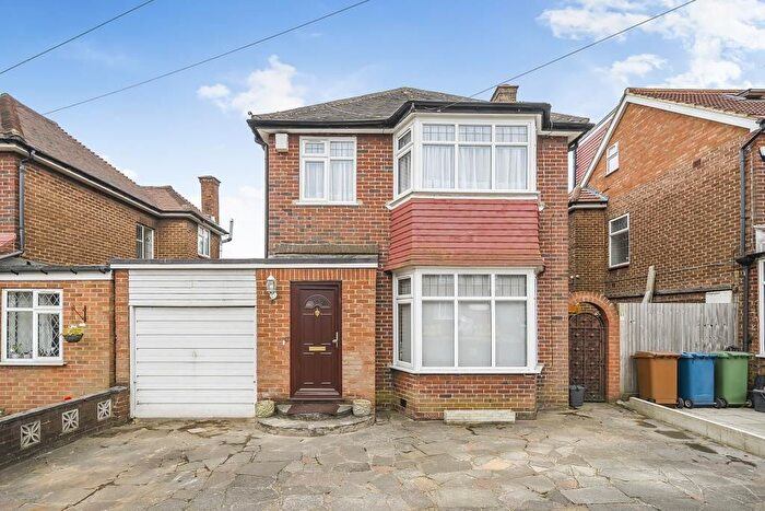 3 Bedroom Detached House To Rent In Stanmore, Harrow, HA7