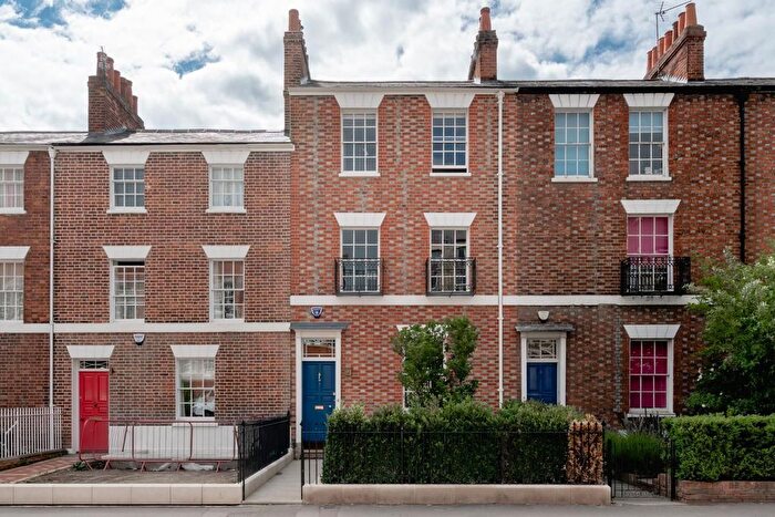 5 Bedroom Town House To Rent In Walton Street, Central North Oxford, OX1