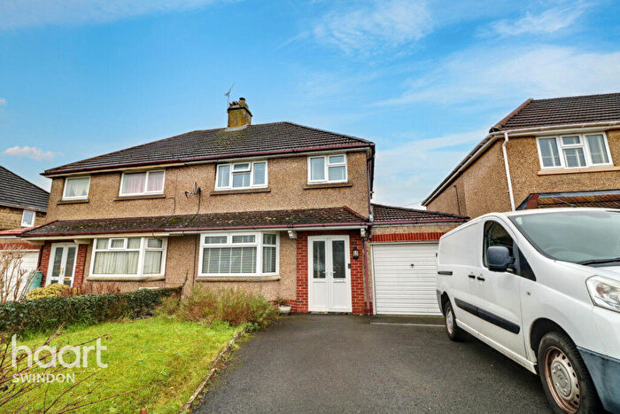 3 Bedroom Semi Detached House For Sale In Berkeley Road, Swindon, SN4