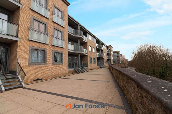 2 Bedroom Flat For Sale In Fletcher Road, Gateshead, NE8