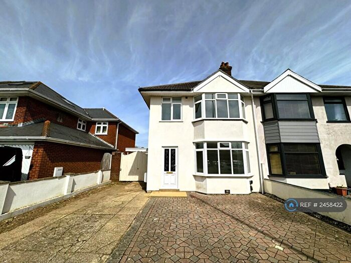 5 Bedroom Semi-Detached House To Rent In Barrack Road, Christchurch, BH23