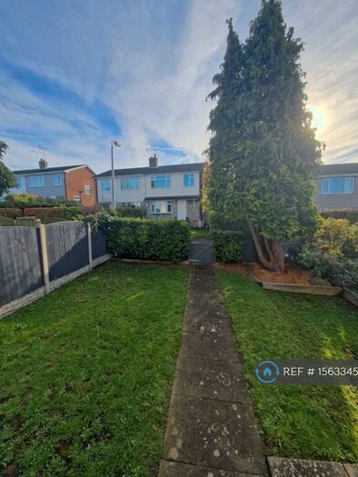 3 Bedroom Semi-Detached House To Rent In Bilberry Close, Penyffordd, Chester, CH4