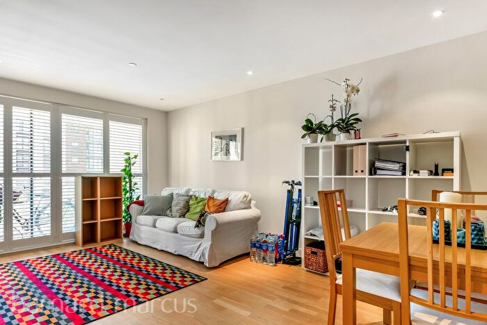 1 Bedroom Flat To Rent In Pump House Crescent, Brentford, TW8