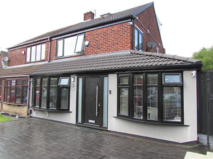 5 Bedroom Semi Detached House To Rent In Rowan Close, Failsworth, Manchester, M35