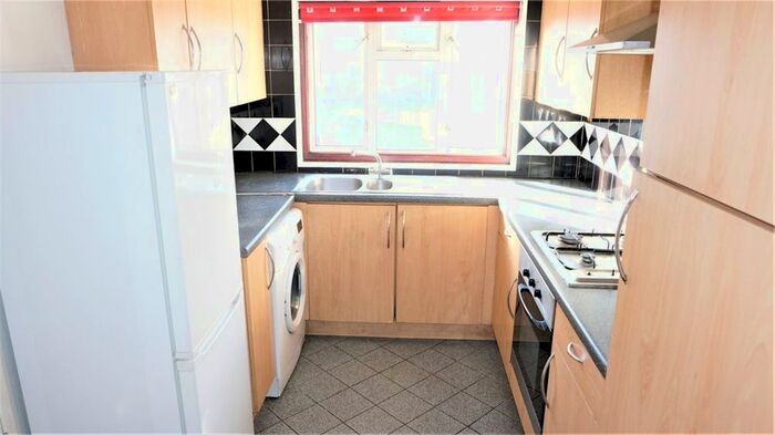 4 Bedroom Semi-Detached House To Rent In Minterne Waye, Hayes, Greater London UB4