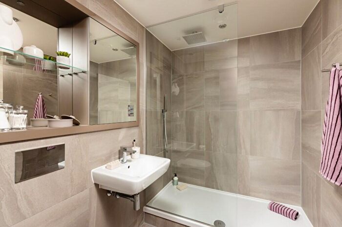 2 Bedroom Apartment To Rent In William Jessop Way, Liverpool, Merseyside, L3