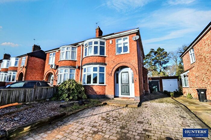 3 Bedroom Semi Detached House For Sale In Glenborne Road, Leicester, LE2