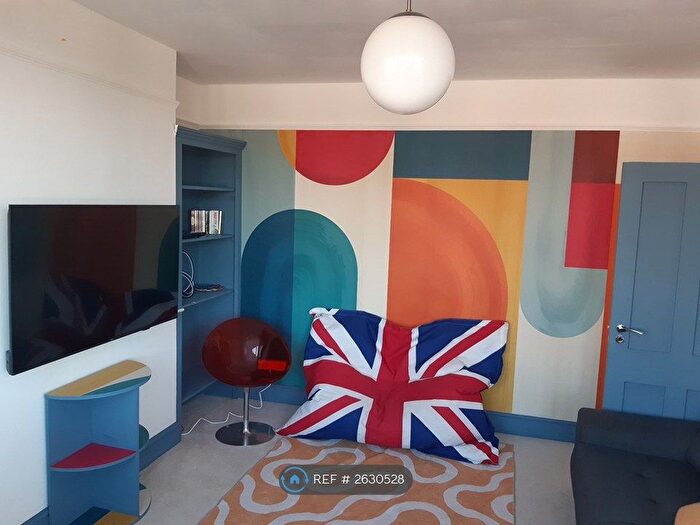 2 Bedroom Maisonette To Rent In Studland Road, London, W7